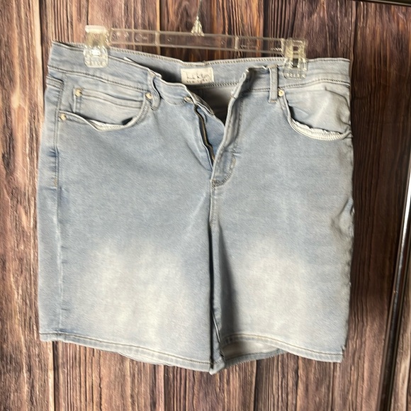 Nicole Miller Denim Shorts - Picture 1 of 6